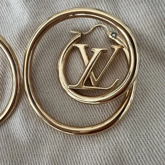 Authentic Louis Vuitton Spiral Hoop Earrings - Picture 6 of 15